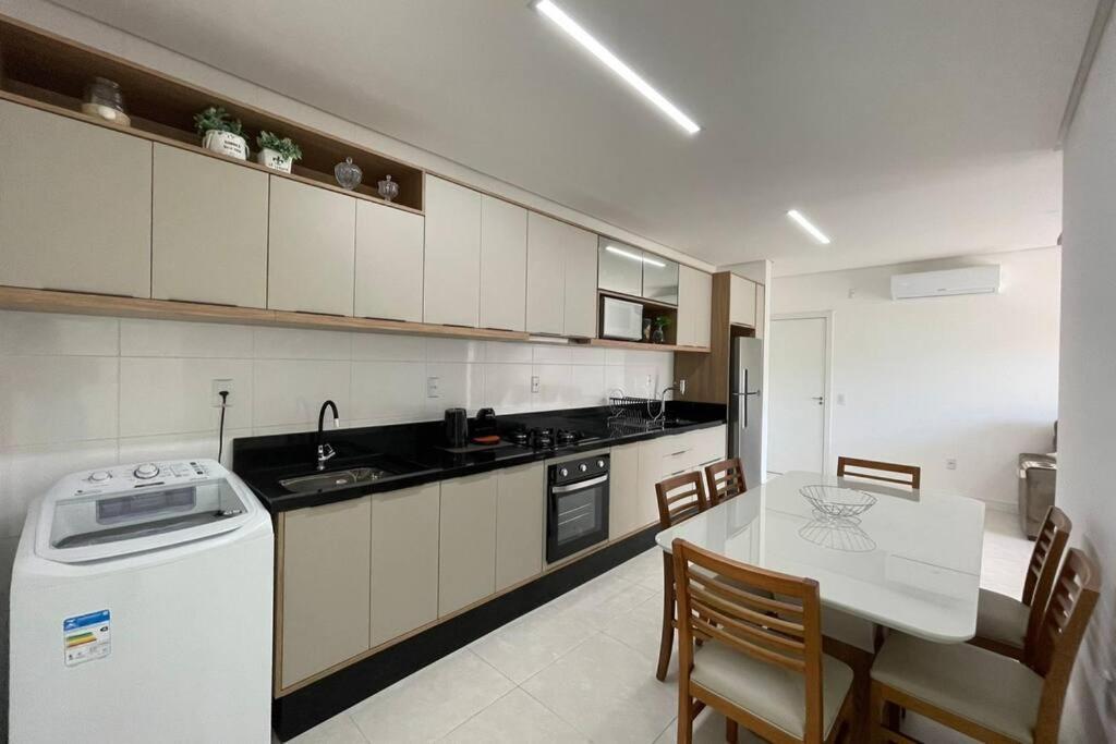 Apto 80M Da Praia Grande Vista Mar! Говернадор-Селсу-Рамус Экстерьер фото