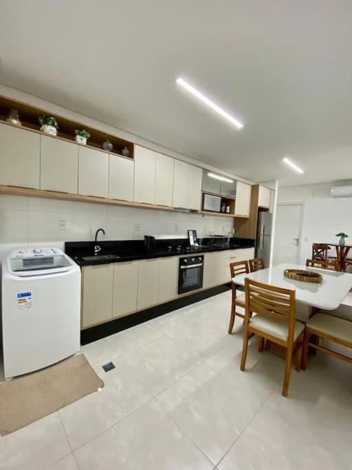 Apto 80M Da Praia Grande Vista Mar! Говернадор-Селсу-Рамус Экстерьер фото